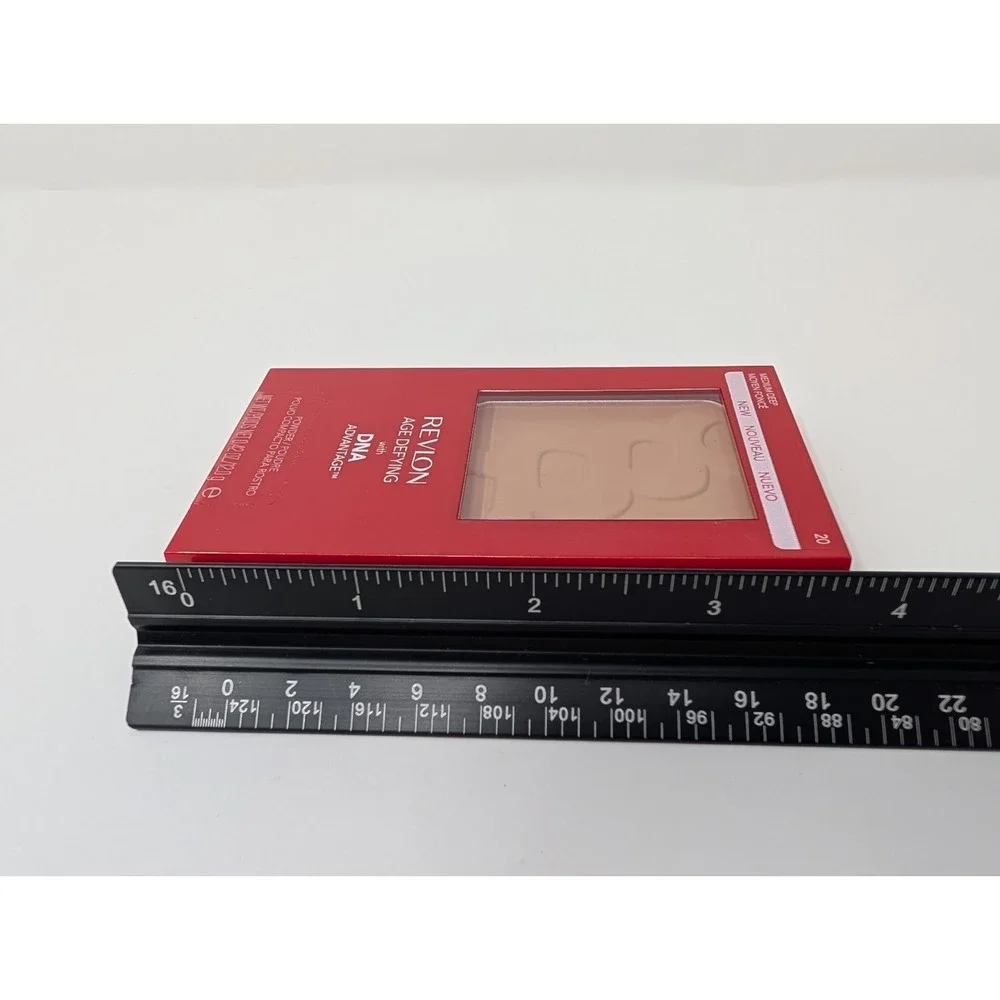 Revlon Age‎ Defying Powder With DNA Advantage #20 Medium Deep NEW SEALED